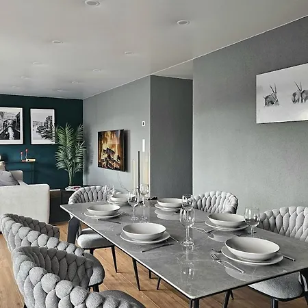 Modernes Luxus-penthouse Mit Top-aussicht 公寓