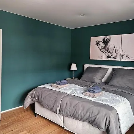 شقة Modernes Luxus-penthouse Mit Top-aussicht Netphen