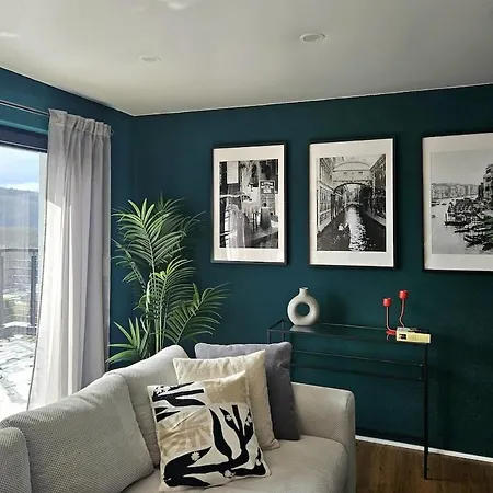 Modernes Luxus-penthouse Mit Top-aussicht 公寓 内托芬