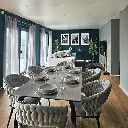 Modernes Luxus-penthouse Mit Top-aussicht 公寓 内托芬